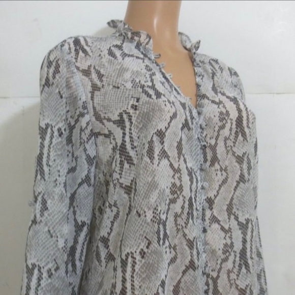Express Tops - ❤️ MINIMUM 5 ITEMS BUNDLED TO PURCHASE at $6 ❤️ category.
